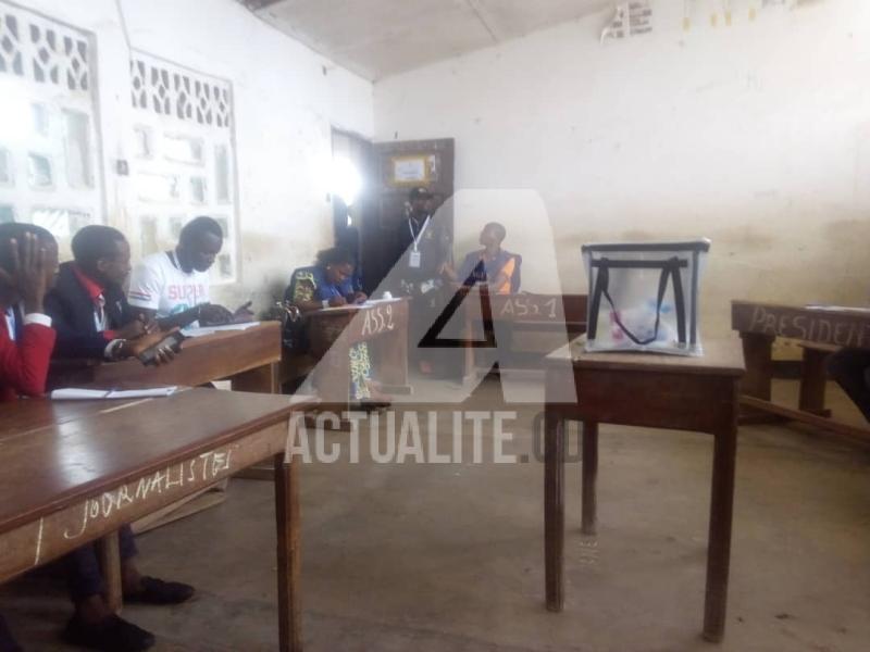 Un bureau de vote à l'EP Bunia.