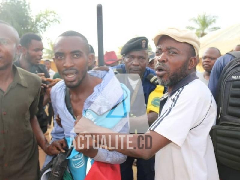 Un agent de la CENI battu dans un centre de vote à Kindu.