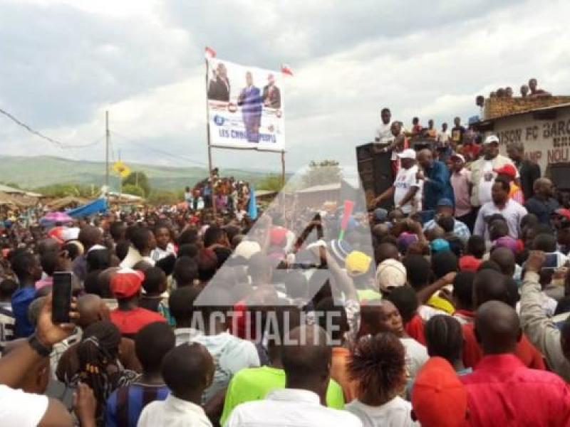 Vital Kamerhe et Félix Tshisekedi en plein meeting à Mumosho, au sud Kivu/Ph. Stanys Bujakera