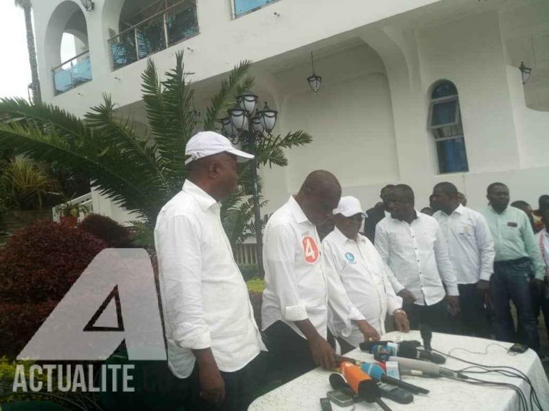 De gauche à droite : Adolphe Muzito, Martin Fayulu, Kyungu Wa Ku Mwanza et Muhindo Nzangi en conférence de  presse à Goma.