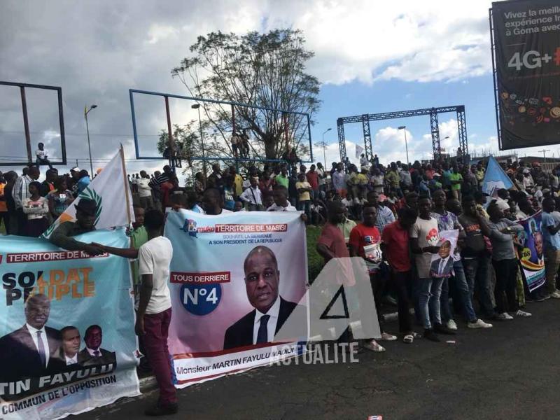 Les militants de l'opposition à l'aéroport de Goma pour accueillir Martin Fayulu