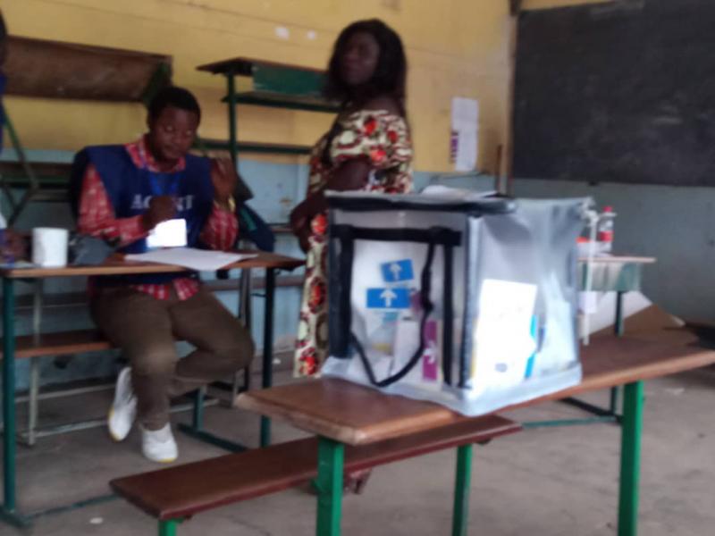 L'urne contenant ds bulletins dans un bureau de vote au centre Imara à Lubumbashi.