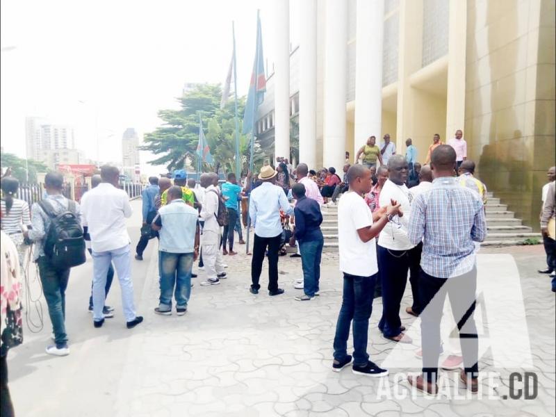 Les agents de la SCTP en pleine manifestation