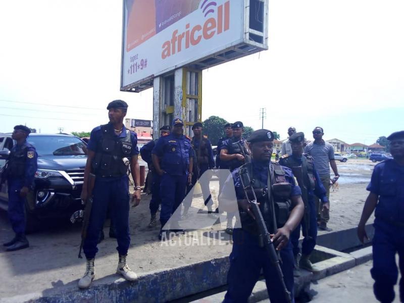 Les policiers déployés à Kinshasa.