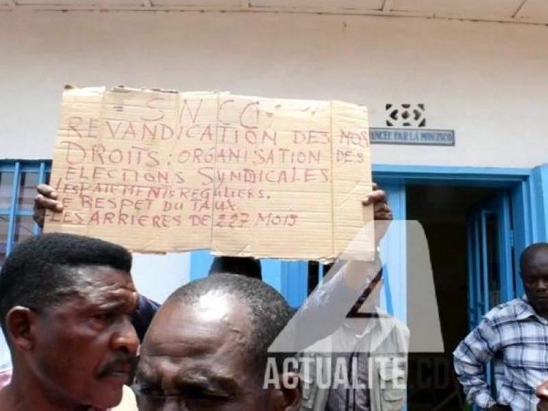 Manifestation des agents de la SNCC à Lubumbashi pour réclamer le paiement de 227 mois d'arriérés  
