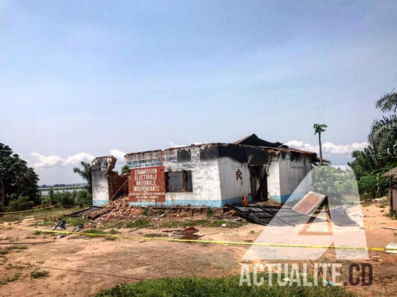 Le bureau de la CENI incendié à Yumbi lors des violences communautaires/Ph ACTUALITE.CD