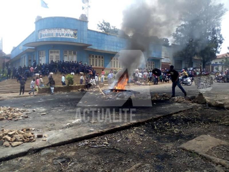 Manifestation des marchands de Kadutu à la mairie de Bukavu contre la spoliation de leur marché/pH Justin Mwamba ACTUALITE.CD
