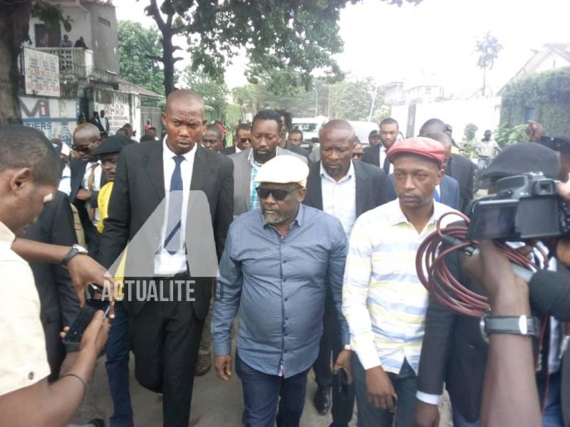 Franck Diongo en route pour la résidence d'Etienne Tshisekedi