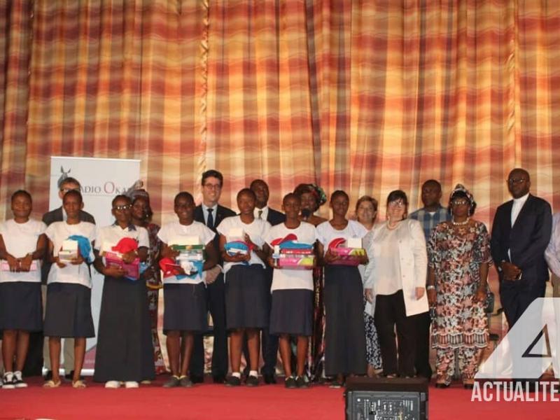 Les lauréates du concours de dictée « une écriture sans faute » organisé par des femmes journalistes de la presse écrite à Kinshasa