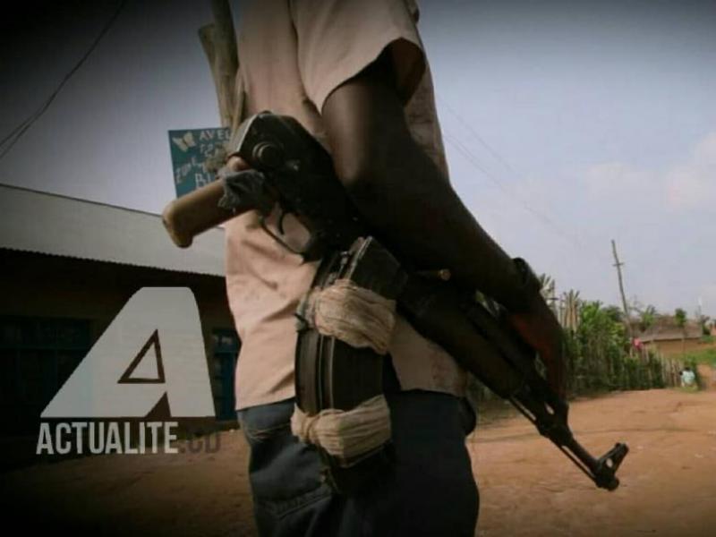 Un combattant Mai - Mai dans l'est de la RDC / Ph. Pascal Mulegwa 