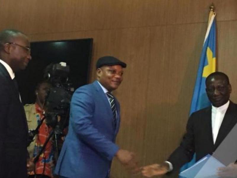FCC-CACH lors de la signature de l'accord pour la constitution du gouvernement 
