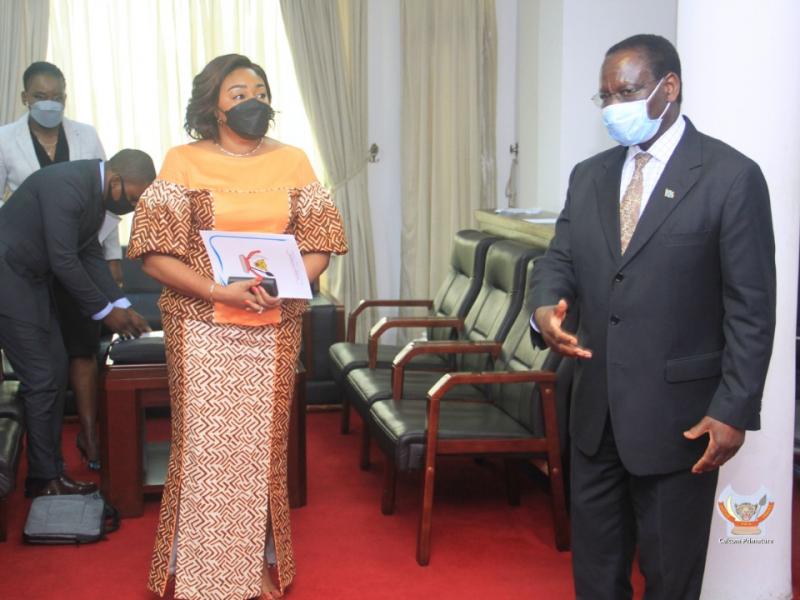 La première dame Denise Nyakeru et le Premier ministre Sylvestre Ilunkamba (photo primature)