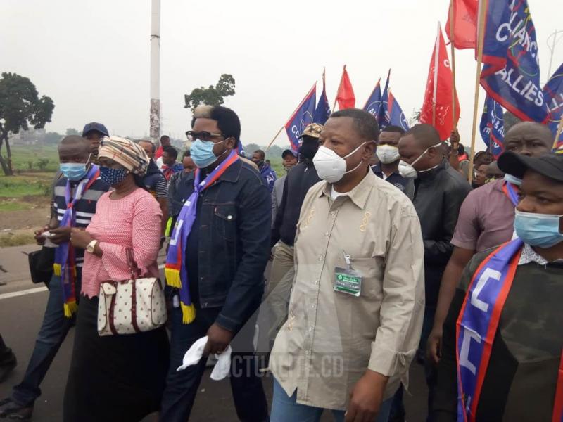 Lambert Mende lors de la marche du FCC. Ph. ACTUALITE.CD
