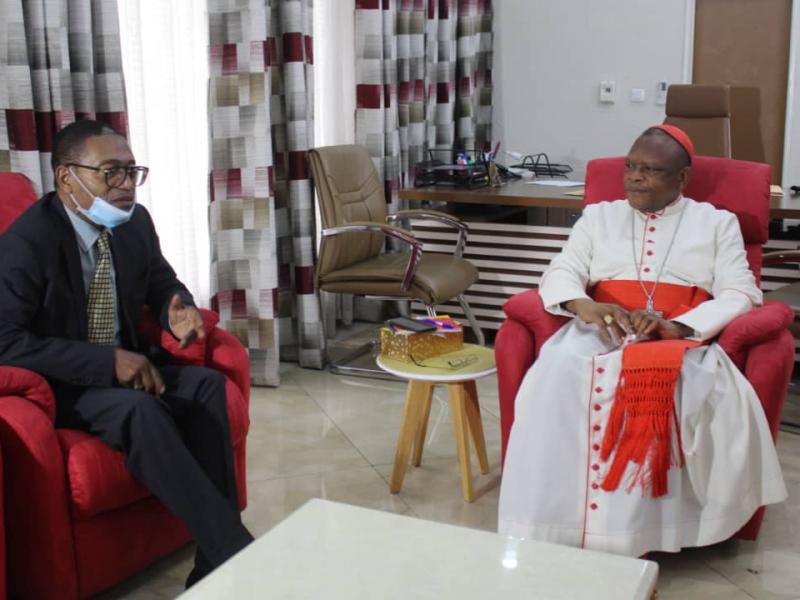 Le ministre Jolino Makelele et le Cardinal Fridolin Ambongo