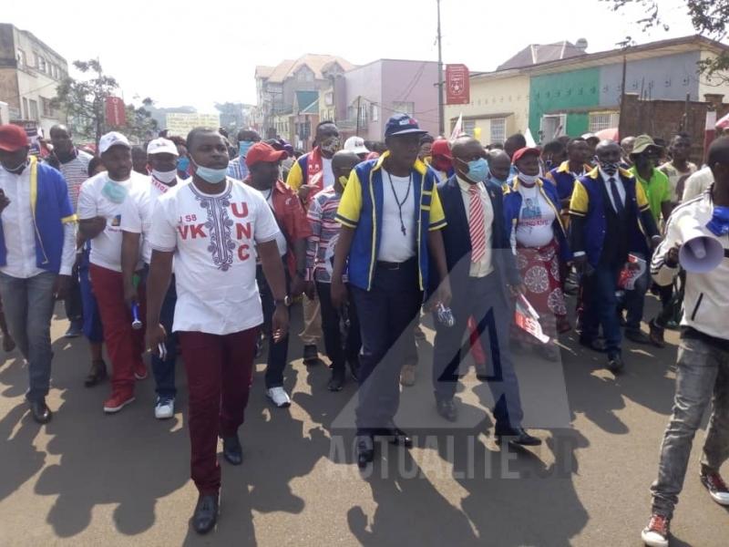 Les manifestants de l'UNC à Bukavu se dirigeant vers le gouvernorat de province/Ph. ACTUALITE.CD
