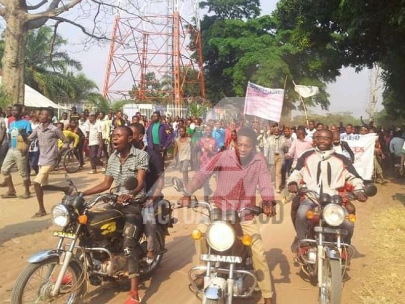 La marche de la société civile contre le Gouverneur de Lomami à Kabinda