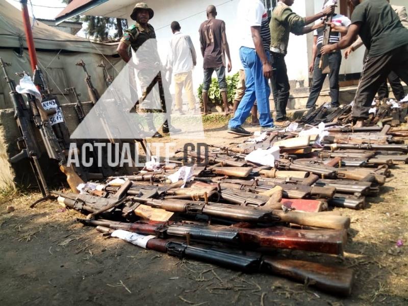 Des armes récupérées par les FARDC auprès des miliciens au Nord-Kivu/Ph ACTUALITE.CD