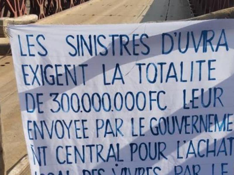 Une banderole des sinistrés d'Uvira lors d'une manifestation en Avril. Ph. Droits tiers.