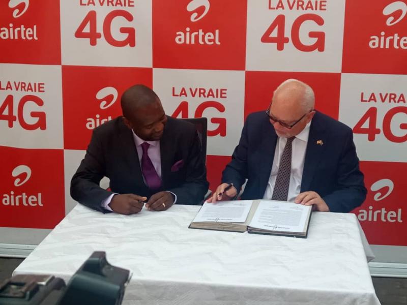 De gauche à droite, Thierry Diasonama, DG d'Airtel RDC et JP Folsgaard, chairman d'Industry Five.  