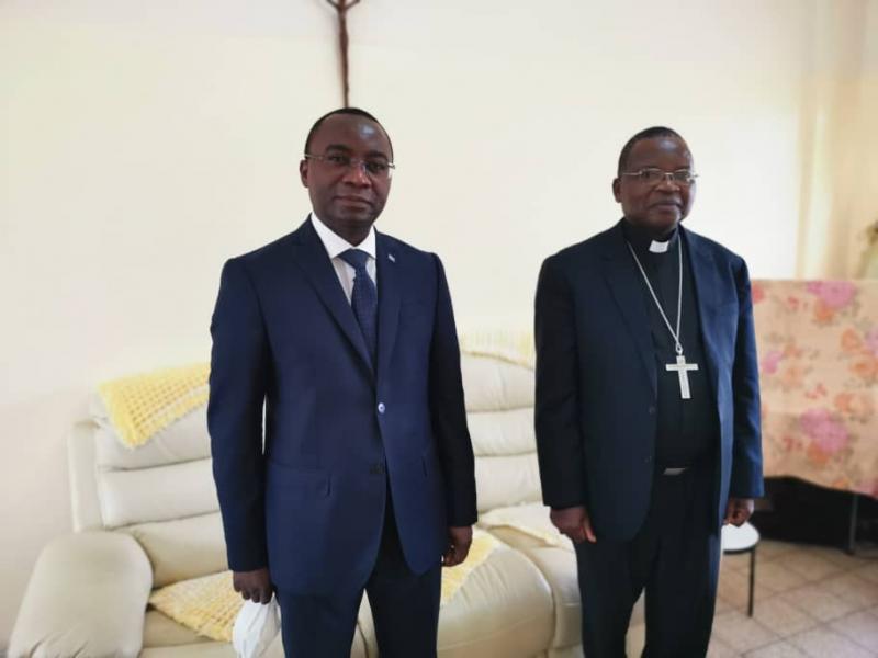De gauche à droite. Néhémie Mwilanya et Mgr Marcelin Utembi/Ph. Droit tiers