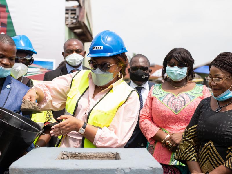 RDC : Denise Nyakeru a officiellement lancé les travaux de réhabilitation du Centre féminin « Maman Mobutu »