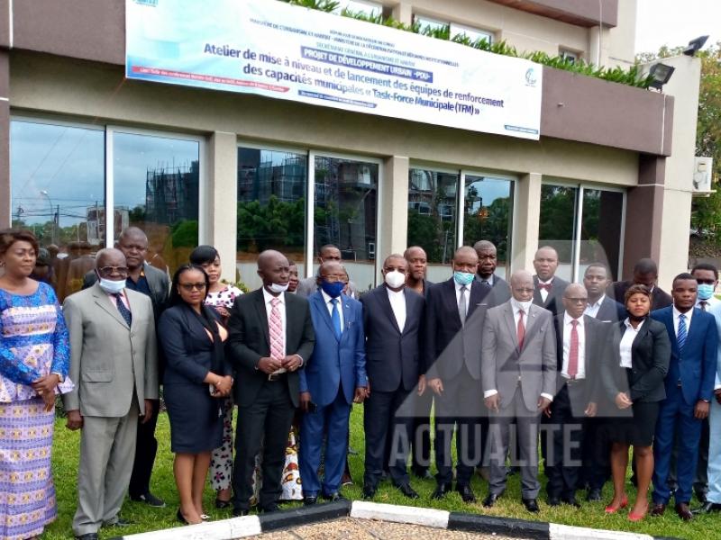 Les participants à l'atelier de mise à niveau et de lancement des équipes de renforcement des capacités municipales. Ph. ACTUALITE.CD