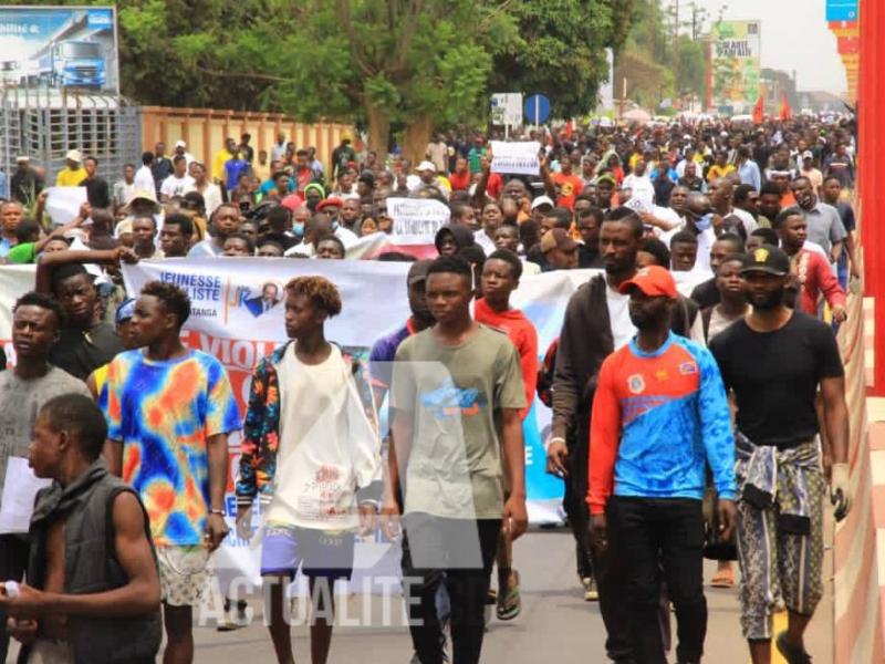 Les militants et cadres du FCC dans les rues de Lubumbashi/Ph. ACTUALITE.CD