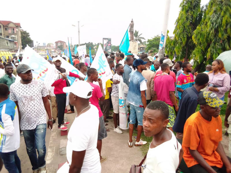 Rassemblement des militants à Limete avant la marche de soutien aux consultation/Ph ACTUALITE.CD