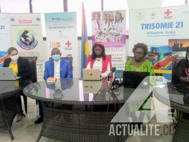 Kinshasa : une centaine de sages-femmes et infirmiers seront primés ce 04 décembre