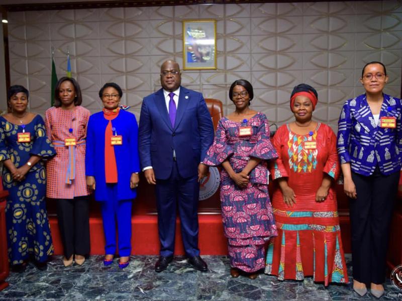 Tshisekedi et la délégation des femmes "d'exception"/Ph. presse présidentielle
