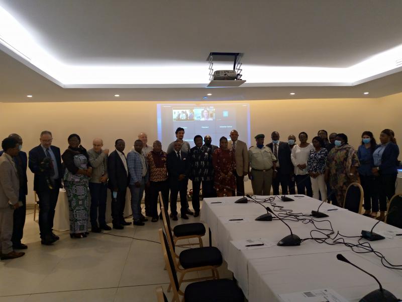 Photo de famille lors de l'atelier de la mise en place de la cellule des droits de l'homme de l'ICCN à Kinshasa