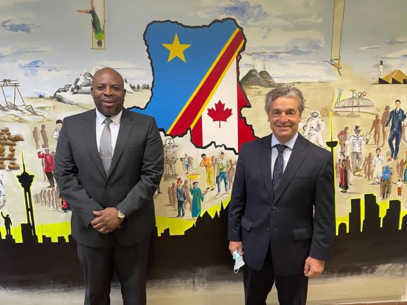 Didier Tshiyoyo avec l'ambasseur du Canada en RDC. Ph/Droits tiers.