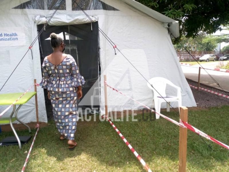 Covid-19 en RDC : « il est avantageux pour les femmes de se faire vacciner », Béatrice Kanjinga, après sa vaccination