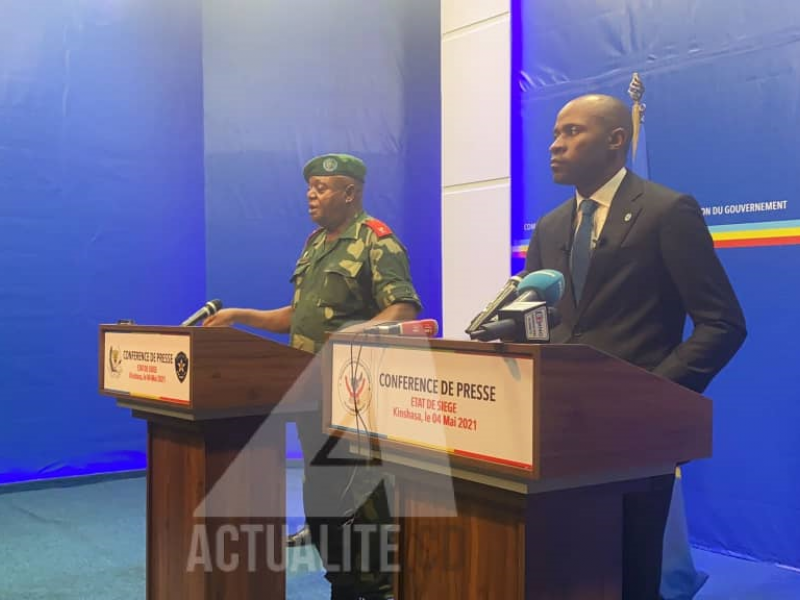 Général Richard Kasonga et le ministre Patrick Muyaya/Ph ACTUALITE.CD 