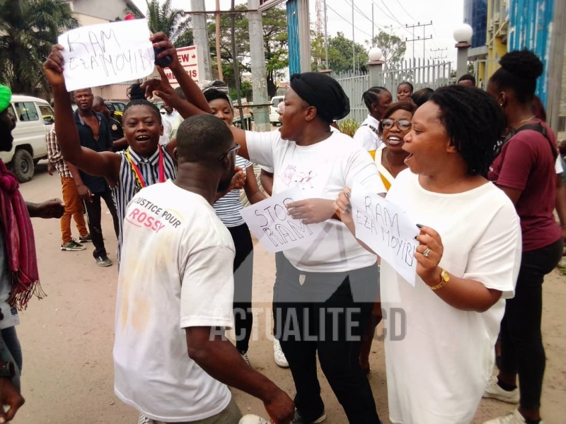 Les manifestants contre le projet RAM