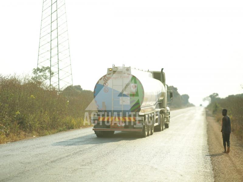 Un camion poids lourd sur la RN1 Matadi-Kinshasa/Ph ACTUALITE.CD 