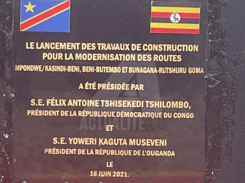 La stèle symbolisant le lancement des travaux de construction des routes entre la RDC et l'Ouganda/Ph ACTUALITE.CD 