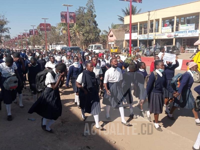 Des élèves des écoles publiques en pleine manifestation à Lubumbashi/Ph. ACTUALITE.CD