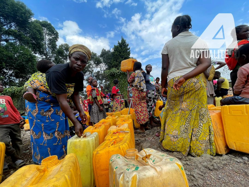 Les habitants de Goma sinistrés s'approvisionnent en eau/Ph ACTUALITE.CD 