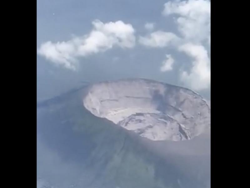 Une vue aérienne du cratère du Nyiragongo 