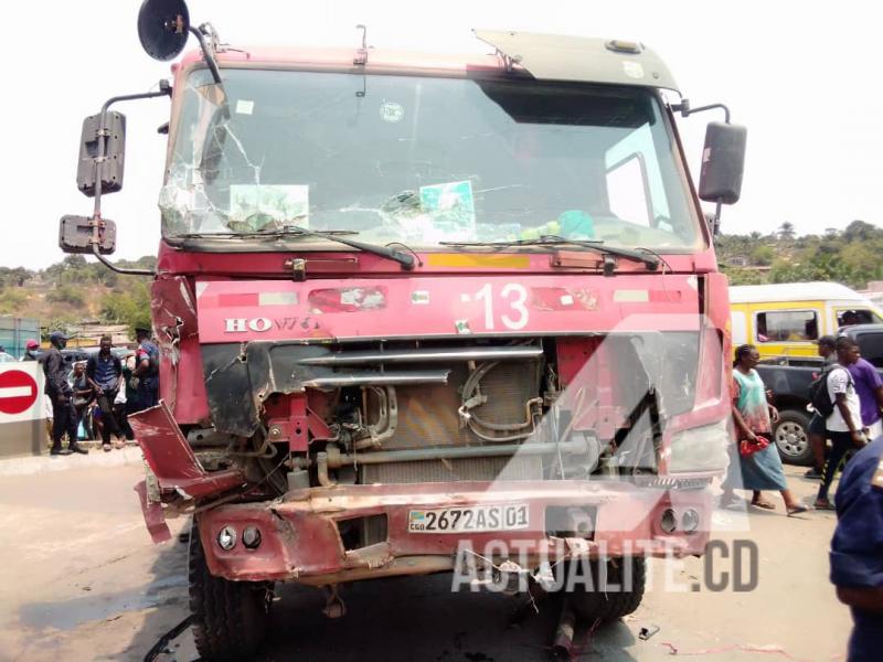 Accident d'un camion à Mont Ngafula/Ph ACTUALITE.CD 