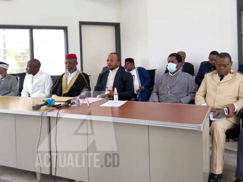 Les six confessions religieuses en conférence de presse au siège de la CIME le 4 octobre 2021