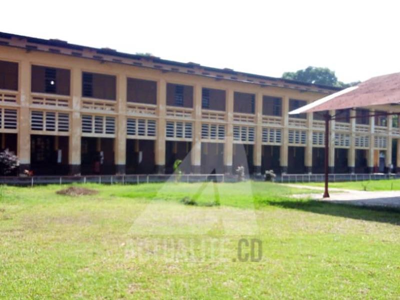 Enceinte du Lycée Bosangani à Kinshasa