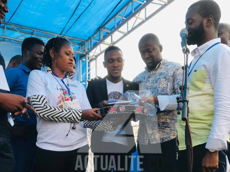 présentation et baptême du livre « Mwasi » de Crebix Mozalisi