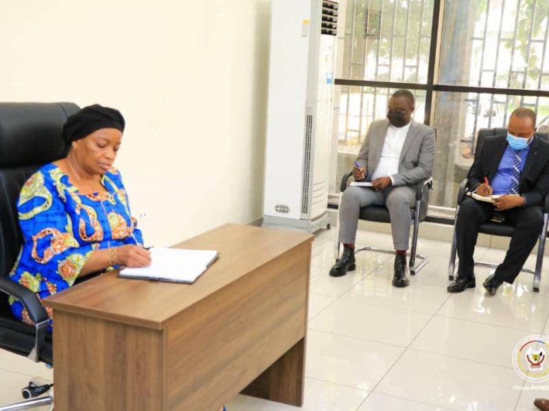 Ève Bazaiba et son cabinet 