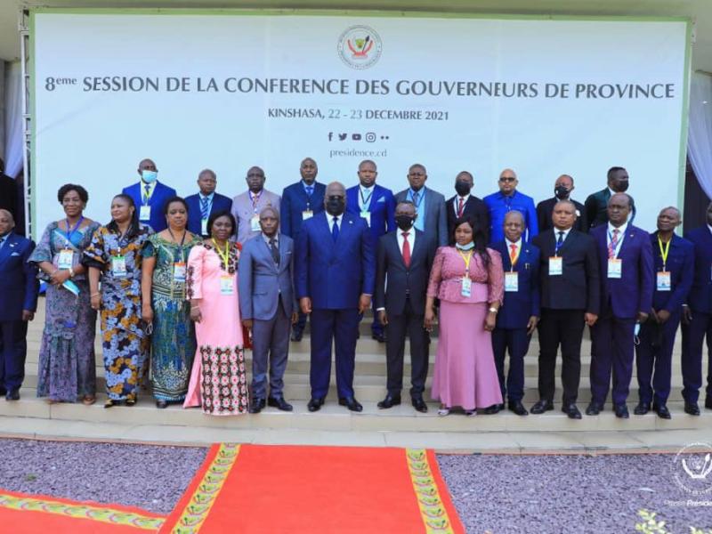 Félix Tshisekedi entouré des gouverneurs des provinces 