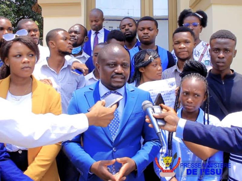 Muhindo Nzangi avec les étudiants de l'ISP