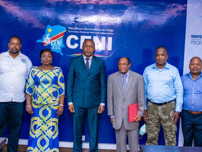 Denis Kadima avec une délégation de la SADC 