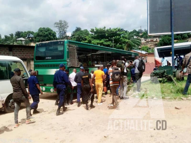 Embarquement des Kulunas de Matadi pour Kanyama Kasese en passant par Kinshasa