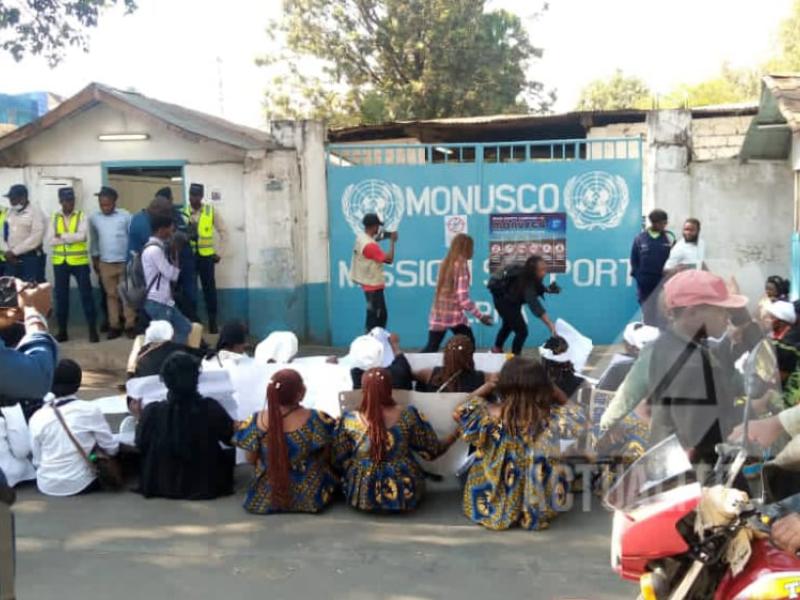 Les manifestantes devant le QG de la Monusco à Goma